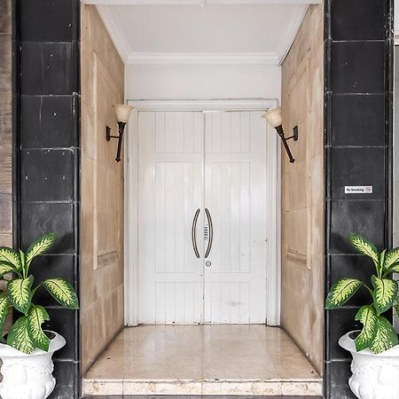 Twospaces Living At The Unit Residence Jakarta Eksteriør billede